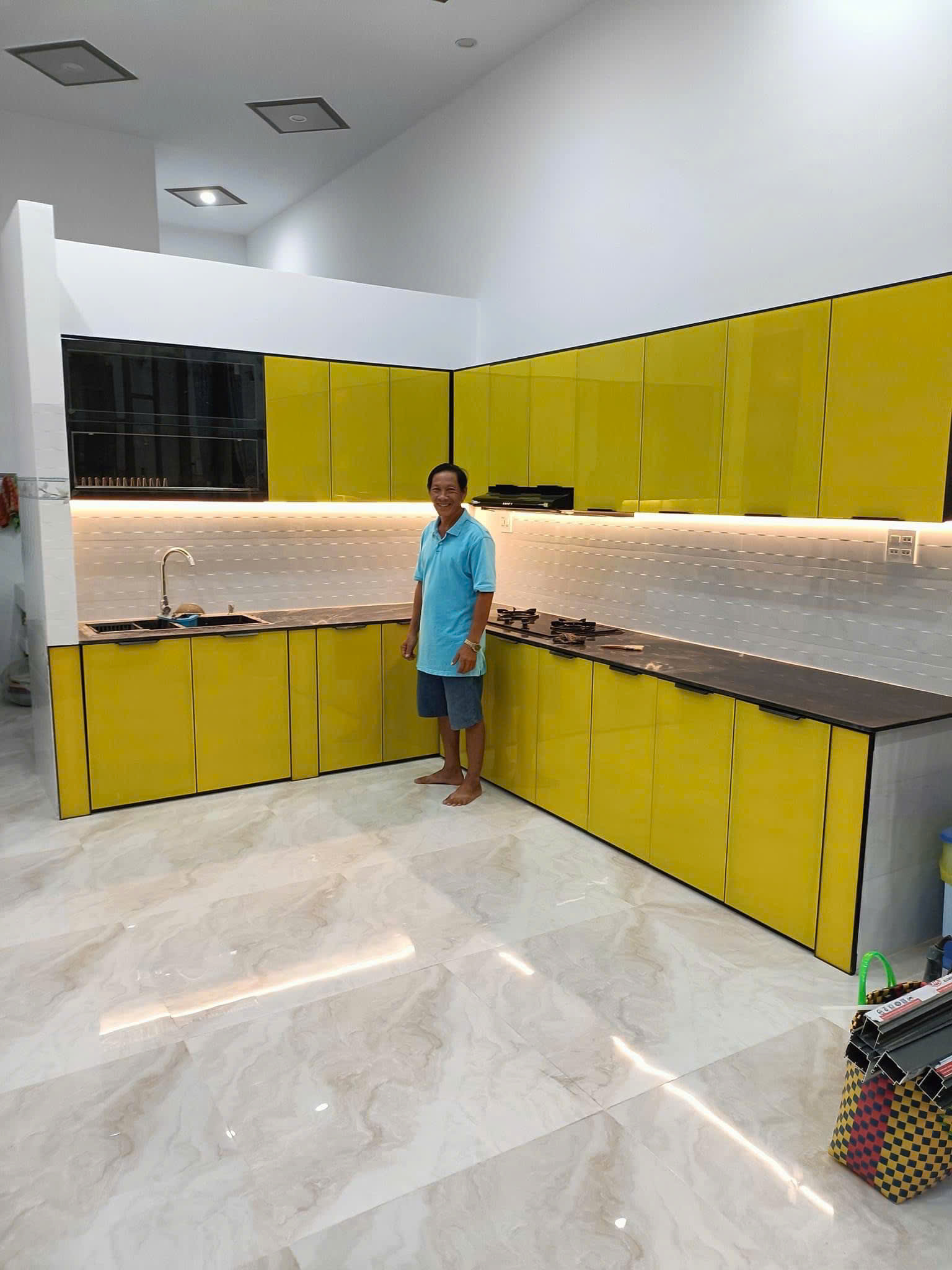 Công trình tủ bếp inox cánh kính thi công tại Quận 6